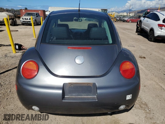 2005 Volkswagen New Beetle Coupe GLS with VIN 3VWCK31C45M415650, listed as a Copart auction lot 83880664 with 35,598 mi miles and Clean Title. Bid and sale history available at carsss.com. Image 6.