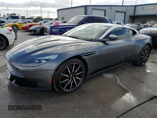 2017 Aston Martin DB11 z VIN SCFRMFAV2HGL00765, wystawiony jako Copart lot #79288034 z przebiegiem Nie podano mil oraz Nie do naprawy. Historia ofert i sprzedaży dostępna na DreamBid. Obrazek 1.