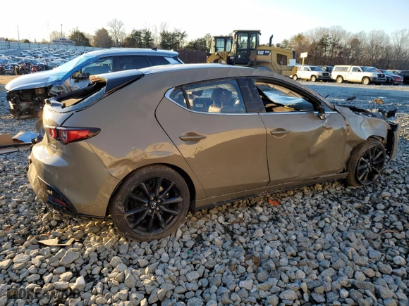 2024 Mazda Mazda3 Hatchback 2.5 Carbon Turbo with VIN JM1BPBYY4R1704400, listed as a Copart auction lot 88689475 with 0 mi miles and Non Repairable. Bid and sale history available at carsss.com. Image 3.