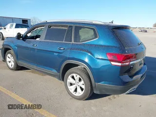 2019 Volkswagen Atlas SE z VIN 1V2WR2CA6KC564820, wystawiony jako IAAI lot #41807476 z przebiegiem 78 947 mil mil oraz . Historia ofert i sprzedaży dostępna na DreamBid. Obrazek 3.