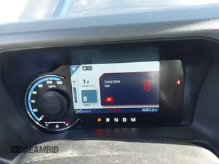 2023 Ford Bronco с VIN 1FMDE5CH4PLB60825, выставлен на аукционе IAAI как лот 41492285 с пробегом 10 017 миль миль и . История ставок и продаж доступна на DreamBid. Изображение 7.