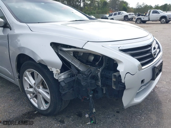 2013 Nissan Altima 2.5 SL with VIN 1N4AL3AP2DN506811, listed as a IAAI auction lot 41875731 with 242,422 mi miles. Bid and sale history available at carsss.com. Image 6.