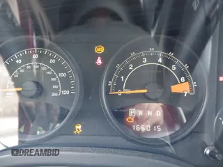 2015 Jeep Patriot Sport с VIN 1C4NJRBB9FD321235, выставлен на аукционе IAAI как лот 42161743 с пробегом 165 015 миль миль и . История ставок и продаж доступна на DreamBid. Изображение 7.
