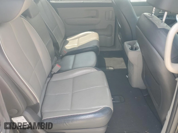 2018 Kia Sedona LX with VIN KNDMB5C17J6355646, listed as a Copart auction lot 67643374 with 106,261 mi miles and Salvage Title. Bid and sale history available at carsss.com. Image 11.
