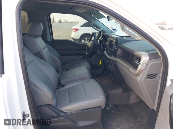 2022 Ford F-150 XL with VIN 1FTMF1C5XNKE03962, listed as a IAAI auction lot 41597950 with 28,296 mi miles. Bid and sale history available at carsss.com. Image 5.