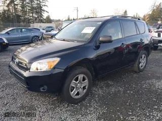 2007 Toyota RAV4 with VIN JTMZK33V676009173, listed as a IAAI auction lot 41382860 with 189,704 mi miles. Bid and sale history available at carsss.com. Image 2.