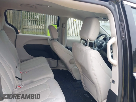 2017 Chrysler Pacifica Touring with VIN 2C4RC1DG8HR502333, listed as a IAAI auction lot 42357607 with 105,266 mi miles and . Bid and sale history available at DreamBid. Image 8.