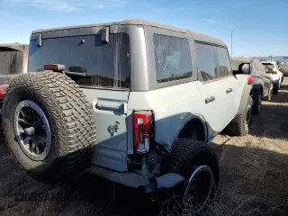 2023 Ford Bronco with VIN 1FMDE5DH8PLB33013, listed as a Copart auction lot 83039524 with 22,285 mi miles and Salvage Title. Bid and sale history available at carsss.com. Image 3.