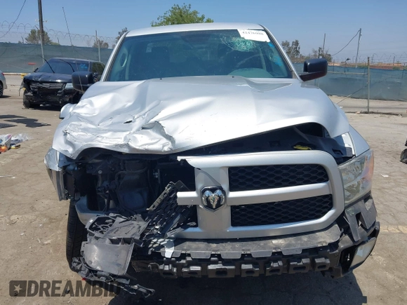 2015 Ram 1500 Express z VIN 1C6RR6KGXFS605044, wystawiony jako IAAI lot #42476988 z przebiegiem 100 498 mil mil oraz . Historia ofert i sprzedaży dostępna na DreamBid. Obrazek 13.