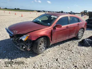 2011 Chrysler 200 Touring z VIN 1C3BC1FB3BN514191, wystawiony jako Copart lot #54098275 z przebiegiem 188 064 mil mil oraz Szkoda całkowita • Salvage title. Historia ofert i sprzedaży dostępna na DreamBid. Obrazek 1.