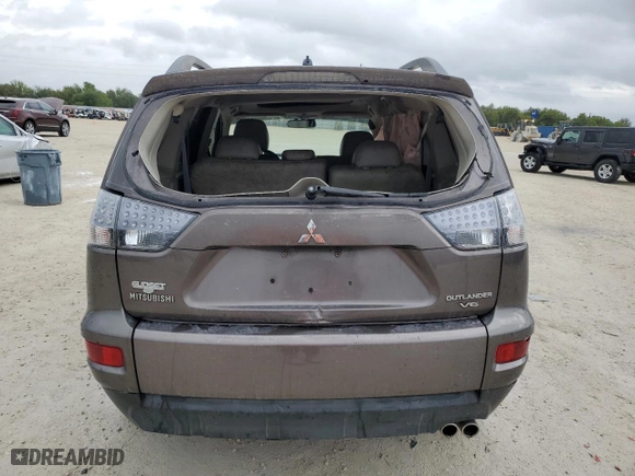 2010 Mitsubishi Outlander XLS with VIN JA4JT4AX5AZ002588, listed as a Copart auction lot 84287184 with 184,195 mi miles and Salvage Title. Bid and sale history available at carsss.com. Image 6.