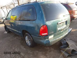 2000 Dodge Grand Caravan with VIN 2B4GP24G2YR761530, listed as a IAAI auction lot 41761127 with 200,000 mi miles and . Bid and sale history available at DreamBid. Image 3.