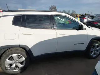 2019 Jeep Compass Latitude with VIN 3C4NJCBB2KT743820, listed as a IAAI auction lot 41692314 with 50,030 mi miles. Bid and sale history available at carsss.com. Image 14.