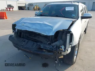 2014 GMC Yukon XL SLT with VIN 1GKS1KE09ER230704, listed as a IAAI auction lot 42046847 with 85,381 mi miles. Bid and sale history available at carsss.com. Image 6.