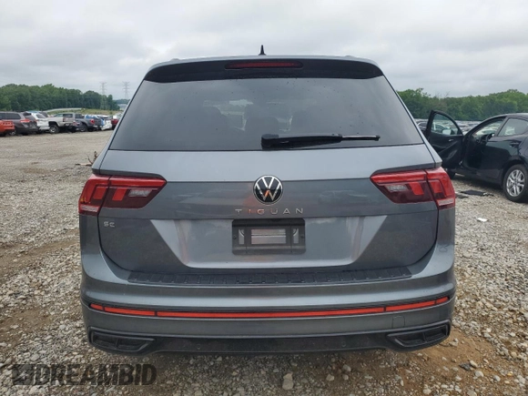 2024 Volkswagen Tiguan SE R-Line Black z VIN 3VVCB7AX0RM109453, wystawiony jako Copart lot #55973745 z przebiegiem 9 620 mil mil oraz Czysty tytuł • Clean title. Historia ofert i sprzedaży dostępna na DreamBid. Obrazek 6.