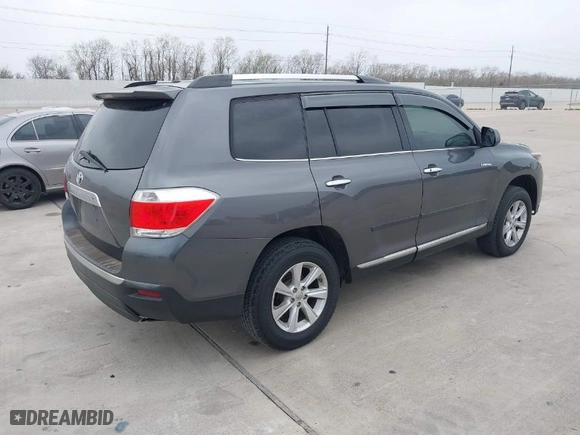 2011 Toyota Highlander Limited with VIN 5TDYK3EH7BS031288, listed as a IAAI auction lot 41807812 with 151,893 mi miles. Bid and sale history available at carsss.com. Image 4.
