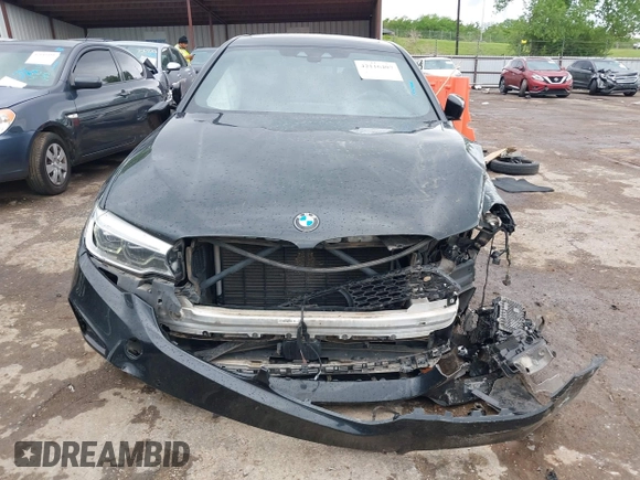 2019 BMW 5 Series M550i xDrive z VIN WBAJB9C53KB464754, wystawiony jako IAAI lot #42116407 z przebiegiem 156 418 mil mil oraz . Historia ofert i sprzedaży dostępna na DreamBid. Obrazek 11.