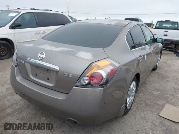 2007 Nissan Altima 2.5 with VIN 1N4AL21E27N404891, listed as a IAAI auction lot 42047791 with 187,232 mi miles. Bid and sale history available at carsss.com. Image 4.