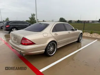 2005 Mercedes-Benz S 55 AMG z VIN WDBNG74J05A453371, wystawiony jako Copart lot #60742615 z przebiegiem 123 619 mil mil oraz Czysty tytuł • Clean title. Historia ofert i sprzedaży dostępna na DreamBid. Obrazek 4.