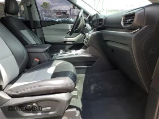 2022 Ford Explorer XLT z VIN 1FMSK8DHXNGA46673, wystawiony jako Copart lot #56525165 z przebiegiem 83 017 mil mil oraz Szkoda całkowita • Salvage title. Historia ofert i sprzedaży dostępna na DreamBid. Obrazek 7.