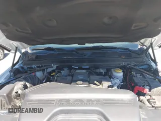 2019 Ram 2500 Laramie z VIN 3C6UR5FL9KG727505, wystawiony jako IAAI lot #42460333 z przebiegiem 27 987 mil mil oraz . Historia ofert i sprzedaży dostępna na DreamBid. Obrazek 10.