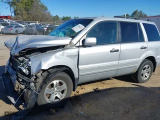 2003 Honda Pilot EX with VIN 2HKYF18683H579746, listed as a IAAI auction lot 41206240 with 196,467 mi miles. Bid and sale history available at carsss.com. Image 17.