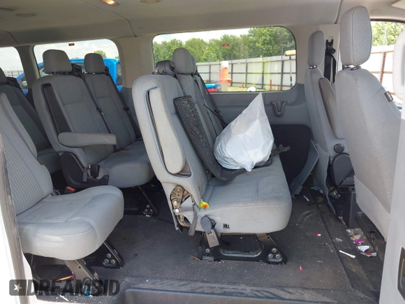 2015 Ford Transit XL z VIN 1FBZX2ZM3FKA54172, wystawiony jako IAAI lot #42601588 z przebiegiem 619 881 mil mil oraz . Historia ofert i sprzedaży dostępna na DreamBid. Obrazek 8.