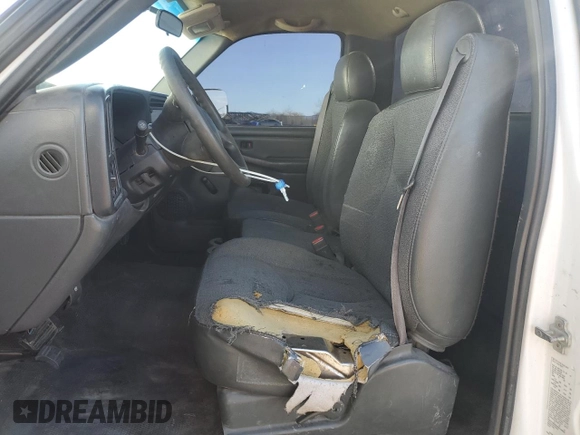 2007 Chevrolet Silverado 2500 z VIN 1GBHC24U57E165823, wystawiony jako Copart lot #44627995 z przebiegiem 311 160 mil mil oraz Szkoda całkowita • Salvage title. Historia ofert i sprzedaży dostępna na DreamBid. Obrazek 7.