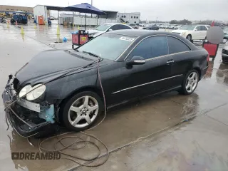 2005 Mercedes-Benz CLK 500 z VIN WDBTJ75J05F138614, wystawiony jako Copart lot #44733355 z przebiegiem 113 866 mil mil oraz Szkody całkowita. Historia ofert i sprzedaży dostępna na DreamBid. Obrazek 1.