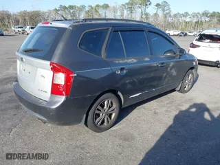 2007 Kia Rondo LX with VIN KNAFG525777078365, listed as a IAAI auction lot 41731431 with 178,956 mi miles. Bid and sale history available at carsss.com. Image 4.