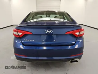 2017 Hyundai Sonata SE z VIN 5NPE24AF8HH481091, wystawiony jako Copart lot #57140915 z przebiegiem 71 033 mil mil oraz Czysty tytuł • Clean title. Historia ofert i sprzedaży dostępna na DreamBid. Obrazek 6.