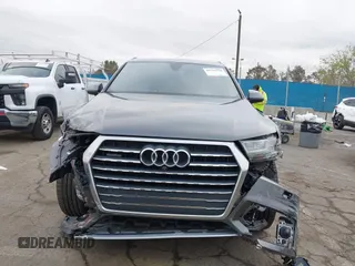 2018 Audi Q7 Premium Plus with VIN WA1LAAF73JD051839, listed as a IAAI auction lot 41764176 with 58,557 mi miles. Bid and sale history available at carsss.com. Image 12.