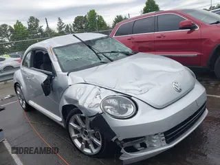 2012 Volkswagen Beetle 2.5L w/Sun PZEV с VIN 3VWJP7AT5CM603672, выставлен на аукционе IAAI как лот 42258888 с пробегом 115 511 миль миль и . История ставок и продаж доступна на DreamBid. Изображение 13.