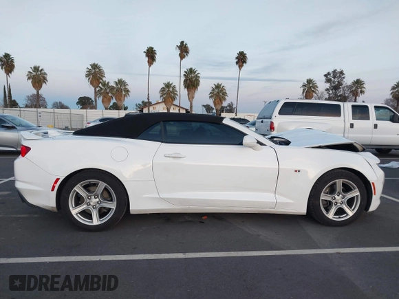 2019 Chevrolet Camaro 1LT with VIN 1G1FB3DXXK0127668, listed as a IAAI auction lot 41226259 with 132,555 mi miles. Bid and sale history available at carsss.com. Image 13.