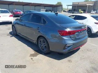 2020 Kia Forte GT-Line z VIN 3KPF34AD4LE180606, wystawiony jako IAAI lot #42311974 z przebiegiem 46 088 mil mil oraz . Historia ofert i sprzedaży dostępna na DreamBid. Obrazek 3.