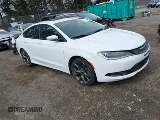 2015 Chrysler 200 S z VIN 1C3CCCBG9FN694090, wystawiony jako IAAI lot #41781113 z przebiegiem 126 129 mil mil oraz . Historia ofert i sprzedaży dostępna na DreamBid. Obrazek 1.