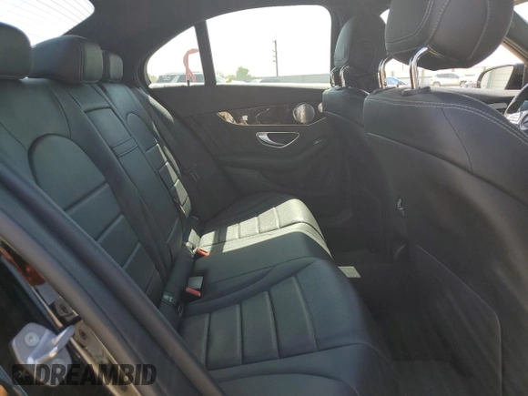 2018 Mercedes-Benz C 300 z VIN WDDWF4KB7JR411882, wystawiony jako Copart lot #54188285 z przebiegiem 52 649 mil mil oraz Szkoda całkowita • Salvage title. Historia ofert i sprzedaży dostępna na DreamBid. Obrazek 10.