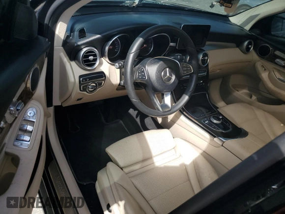 2018 Mercedes-Benz GLC 300 z VIN WDC0G4JB0JV047191, wystawiony jako Copart lot #67275795 z przebiegiem Nie podano mil oraz Czysty tytuł • Clean title. Historia ofert i sprzedaży dostępna na DreamBid. Obrazek 8.