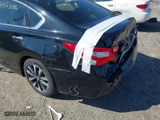 2017 Nissan Altima 2.5 SR with VIN 1N4AL3AP4HC290929, listed as a IAAI auction lot 41573036 with 77,029 mi miles. Bid and sale history available at carsss.com. Image 6.