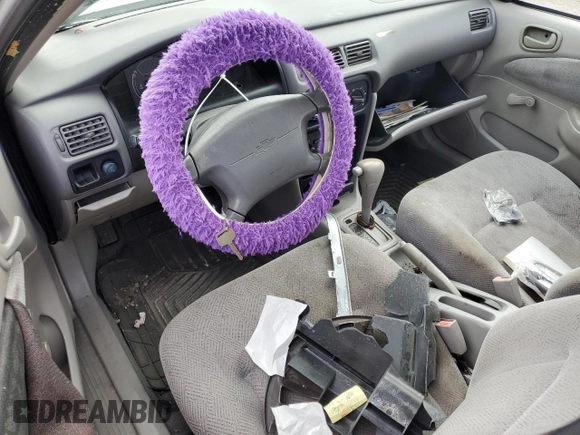 2001 Chevrolet Prizm с VIN 1Y1SK52881Z410735, выставлен на аукционе Copart как лот 88348905 с пробегом 218 435 миль миль и Списание • Salvage title. История ставок и продаж доступна на DreamBid. Изображение 8.