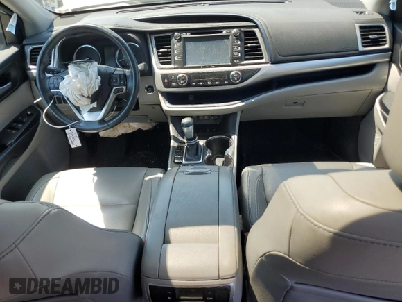 2018 Toyota Highlander SE z VIN 5TDJZRFH0JS553399, wystawiony jako Copart lot #59171004 z przebiegiem 76 883 mil mil oraz Szkoda całkowita • Salvage title. Historia ofert i sprzedaży dostępna na DreamBid. Obrazek 8.