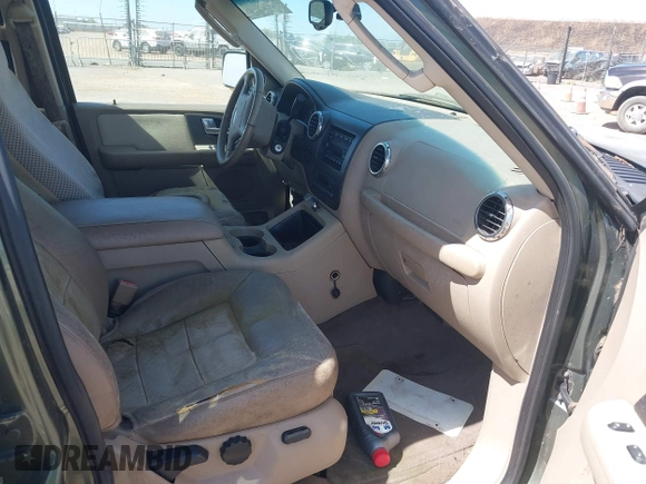2003 Ford Expedition Eddie Bauer with VIN 1FMFU18L73LA26712, listed as a IAAI auction lot 42649890 with Not provided miles and . Bid and sale history available at DreamBid. Image 5.