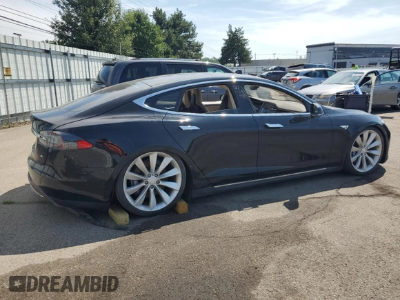2013 Tesla Model S z VIN 5YJSA1CN8DFP22679, wystawiony jako Copart lot #64195095 z przebiegiem Nie podano mil oraz Czysty tytuł • Clean title. Historia ofert i sprzedaży dostępna na DreamBid. Obrazek 3.