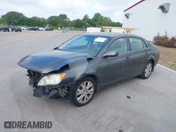 2008 Toyota Avalon XL with VIN 4T1BK36B68U261839, listed as a IAAI auction lot 41131172 with 94,829 mi miles. Bid and sale history available at carsss.com. Image 2.