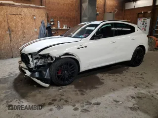 2022 Maserati Levante GT with VIN ZN661XUA1NX400262, listed as a Copart auction lot 76985893 with 8,614 mi miles. Bid and sale history available at carsss.com. Image 1.