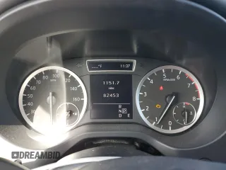 2017 Infiniti QX30 Luxury z VIN SJKCH5CR1HA037364, wystawiony jako Copart lot #44723845 z przebiegiem 82 453 mil mil oraz Szkoda całkowita • Salvage title. Historia ofert i sprzedaży dostępna na DreamBid. Obrazek 9.