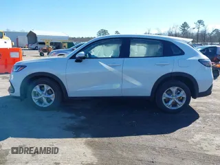 2024 Honda HR-V LX with VIN 3CZRZ1H30RM721120, listed as a IAAI auction lot 41570368 with 9,686 mi miles. Bid and sale history available at carsss.com. Image 14.