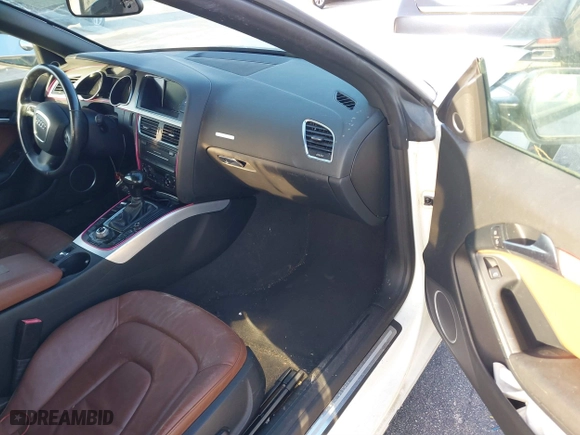 2010 Audi A5 Premium Plus with VIN WAULFAFH4AN020929, listed as a IAAI auction lot 41724217 with 90,881 mi miles. Bid and sale history available at carsss.com. Image 5.
