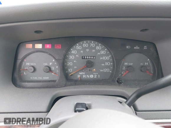 2002 Mercury Grand Marquis LS Premium z VIN 2MEFM75WX2X626520, wystawiony jako IAAI lot #42374203 z przebiegiem 139 692 mil mil oraz . Historia ofert i sprzedaży dostępna na DreamBid. Obrazek 7.