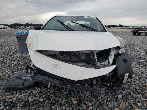 2025 Toyota Camry LE z VIN 4T1DAACK4SU536541, wystawiony jako Copart lot #56383535 z przebiegiem Nie podano mil oraz Szkoda całkowita • Salvage title. Historia ofert i sprzedaży dostępna na DreamBid. Obrazek 5.